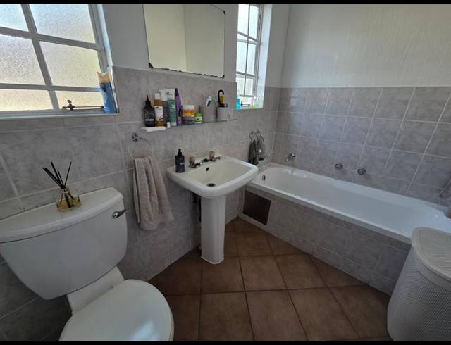 3 BEDROOM TOWNHOUSE FOR SALE IN MARAIS STEYN PARK